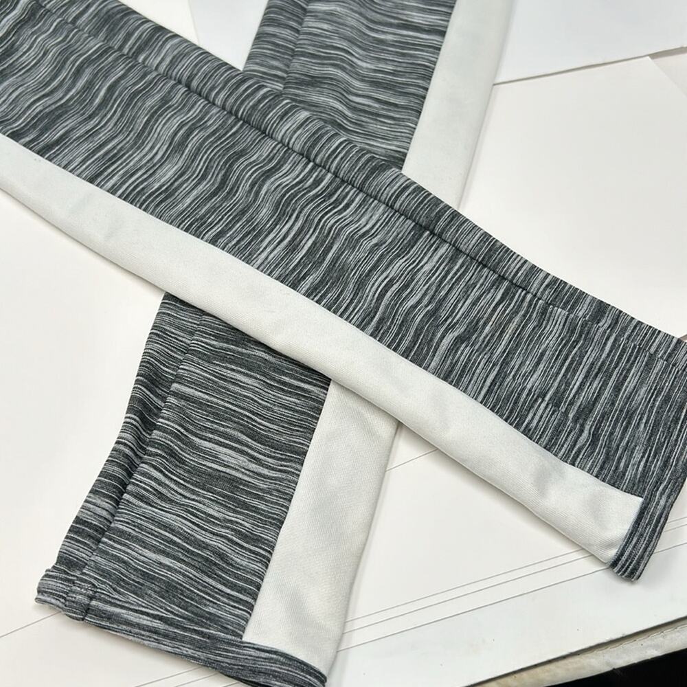 Gap Women's Gray & White Full Zip Active Wear Jacket 2 Zip Pockets Size Small - Picture 11 of 13